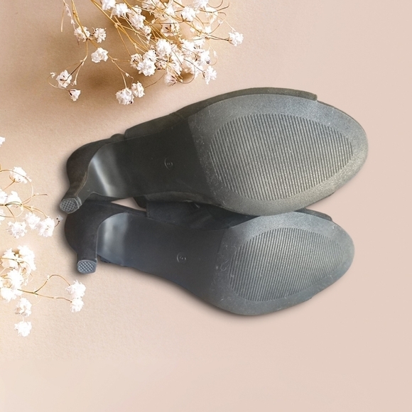 BLACK Open Toe Heels - Picture 5 of 10